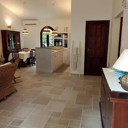 Villa Indipendent At Only 100 Mt. From The Beach *