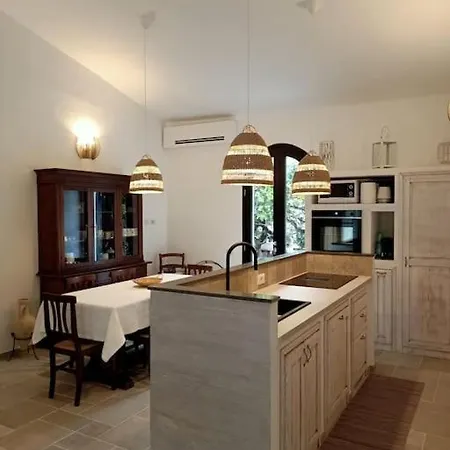 Villa Indipendent At Only 100 Mt. From The Beach *