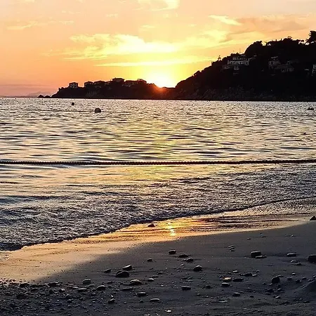 Indipendent At Only 100 Mt. From The Beach Torre delle Stelle